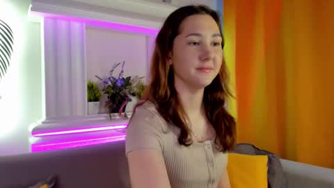 Amy follow me  online show from March 13, 9:16 am