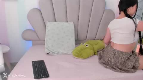 Snapshot of amy_bunniie chatting on July 6, 10:01 pm Amy online show from July 6, 10:01 pm