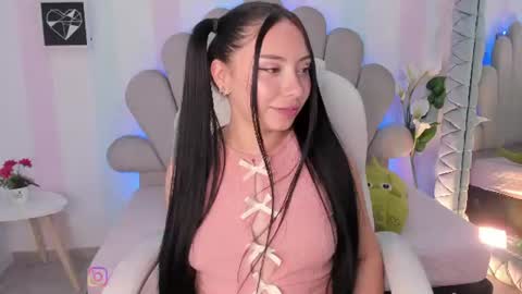 Snapshot of amy_bunniie chatting on July 27, 9:44 pm Amy online show from July 27, 9:44 pm