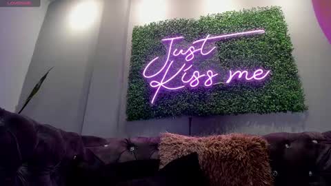 Amy Evans online show from January 11, 9:57 pm