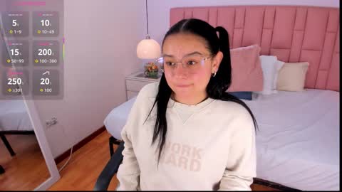 Aleja   online show from December 14, 3:01 am