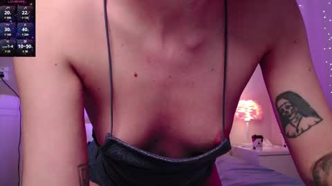 Snapshot of amy_glorious chatting on February 21, 7:10 pm Amy online show from February 21, 7:10 pm