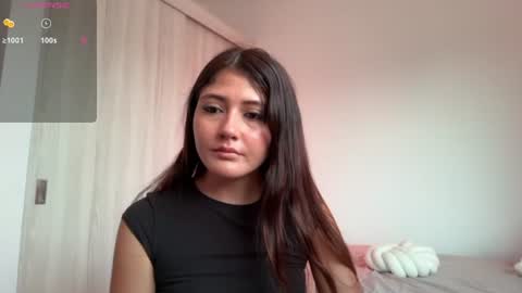 Snapshot of amy_innocent_ chatting on June 11, 9:35 pm Amy online show from June 11, 9:35 pm
