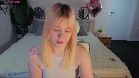 Amy online show from March 6, 12:40 am