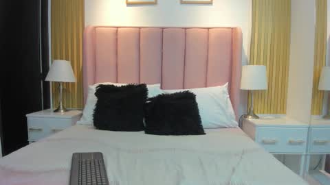 Snapshot of amy_lenns chatting on February 23, 3:37 am Amy online show from February 23, 3:37 am