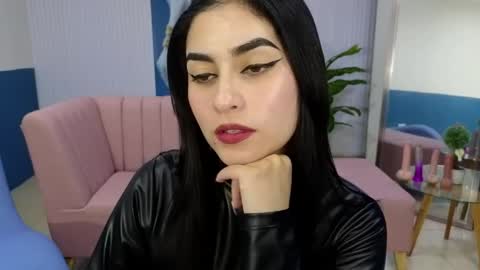 Snapshot of amy_lovelydoll chatting on May 23, 7:18 pm Amy online show from May 23, 7:18 pm