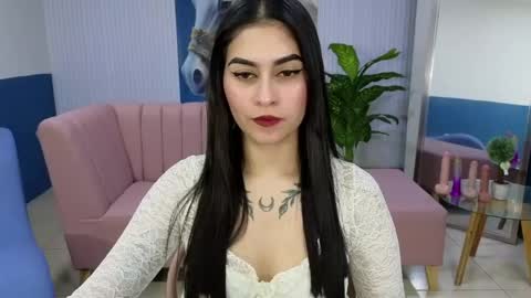 Snapshot of amy_lovelydoll chatting on June 5, 4:45 pm Amy online show from June 5, 4:45 pm