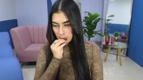Snapshot of amy_lovelydoll chatting on July 8, 7:18 pm Amy online show from July 8, 7:18 pm
