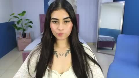 Snapshot of amy_lovelydoll chatting on August 5, 8:11 pm Amy online show from August 5, 8:11 pm
