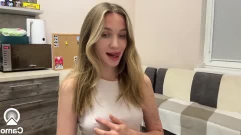 amy_meoww online show from December 6, 6:06 pm