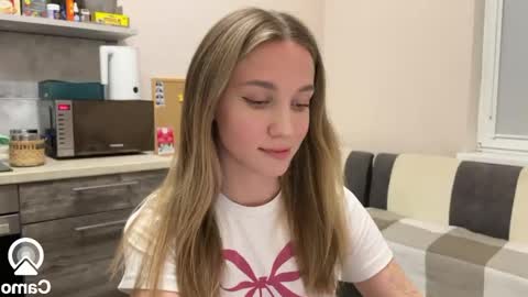 amy_meoww online show from December 8, 5:01 pm