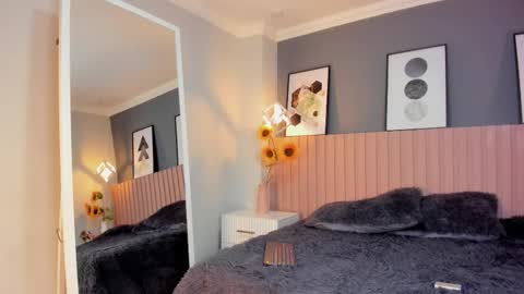 Amy online show from September 8, 8:19 pm