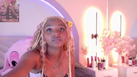 Snapshot of amy_miller2 chatting on May 21, 8:16 pm Amy online show from May 21, 8:16 pm