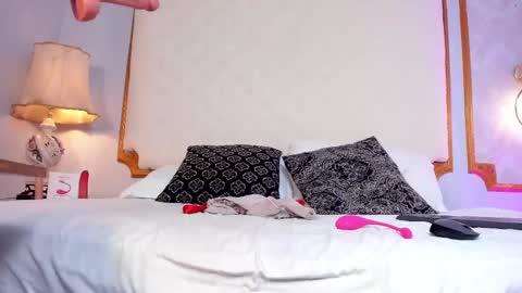 Little Slut Nicolee online show from March 1, 1:11 am