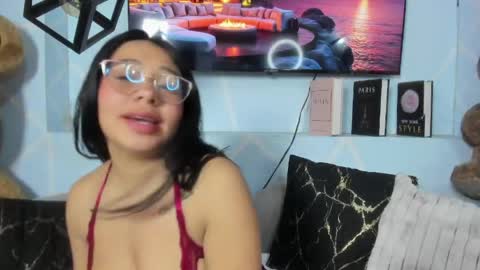Snapshot of amy_noa chatting on May 6, 1:14 am Emy Noa online show from May 6, 1:14 am