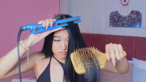 amy_saenz_ online show from October 10, 8:41 pm