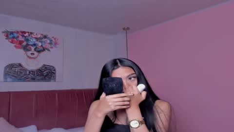 amy_saenz_ online show from October 13, 10:10 pm