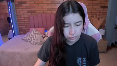 Snapshot of amy_sophiaa chatting on May 22, 11:27 am Amy sophia 3 online show from May 22, 11:27 am