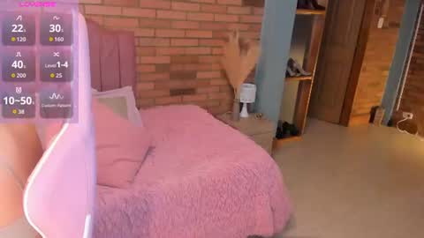 Snapshot of amy_sophiaa chatting on July 9, 11:03 am Amy sophia 3 online show from July 9, 11:03 am