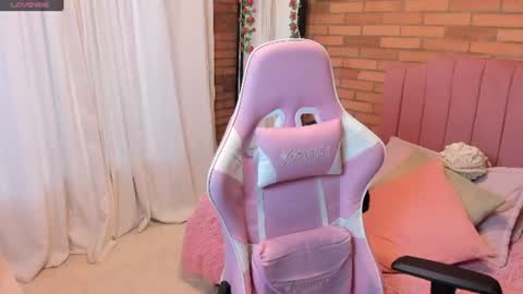 Snapshot of amy_sophiaa chatting on July 11, 11:02 am Amy sophia 3 online show from July 11, 11:02 am