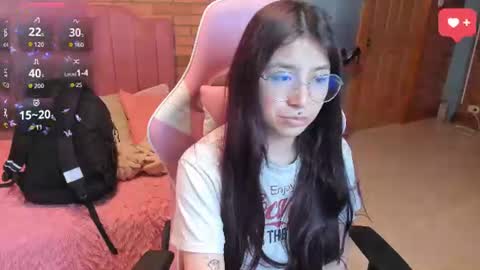 Snapshot of amy_sophiaa chatting on August 1, 11:31 am Amy sophia 3 online show from August 1, 11:31 am