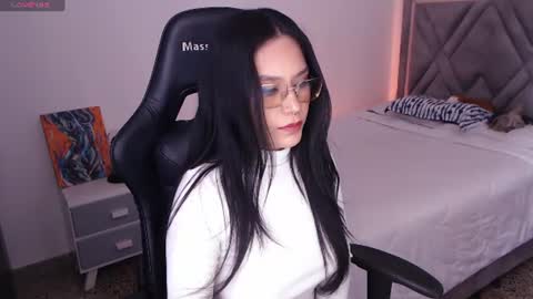 Snapshot of amy_stiward chatting on July 13, 3:26 pm Mia Cristancho online show from July 13, 3:26 pm