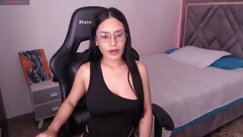 Snapshot of amy_stiward chatting on July 25, 7:22 pm Mia Cristancho online show from July 25, 7:22 pm