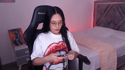 Snapshot of amy_stiward chatting on August 2, 3:43 pm Mia Cristancho online show from August 2, 3:43 pm