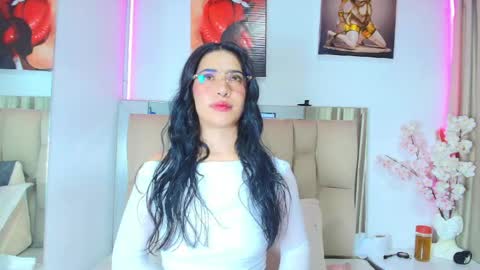 Snapshot of amy_swann chatting on April 28, 11:26 am Amy online show from April 28, 11:26 am