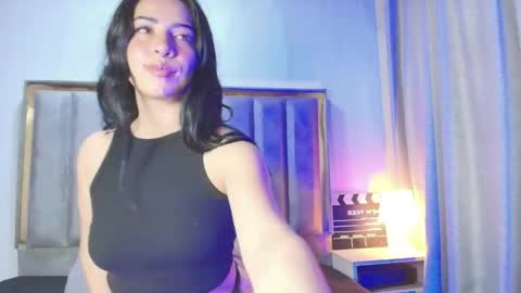 Snapshot of amy_swann chatting on May 12, 11:29 am Amy online show from May 12, 11:29 am