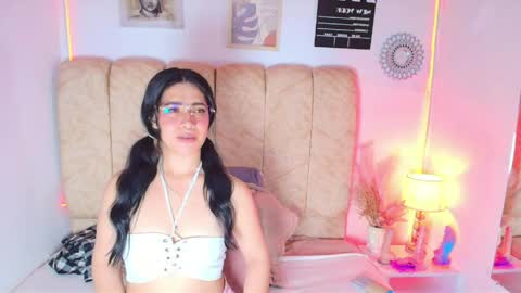 Snapshot of amy_swann chatting on May 27, 11:51 am Amy online show from May 27, 11:51 am
