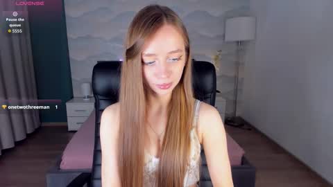 Amy online show from November 8, 6:29 pm