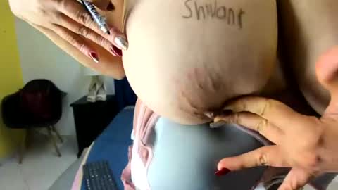 Snapshot of amy_walls7 chatting on June 19, 1:26 pm amy_walls7 online show from June 19, 1:26 pm