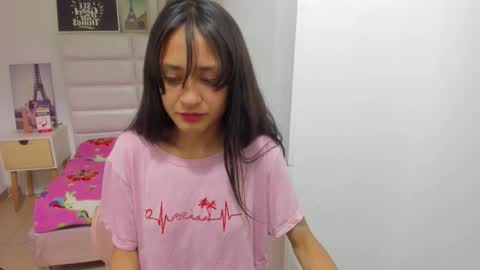 Snapshot of amyalvarez chatting on March 15, 3:07 pm Amy online show from March 15, 3:07 pm