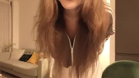 girl next door named Amy online show from December 22, 5:26 am