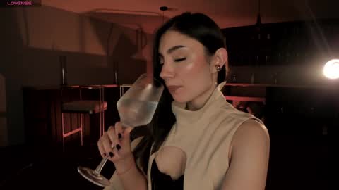 Snapshot of amyarmstrong chatting on January 25, 12:27 am Amy Armstrong online show from January 25, 12:27 am