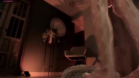 Snapshot of amyarmstrong chatting on February 26, 2:59 am Amy Armstrong online show from February 26, 2:59 am