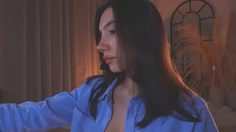 Snapshot of amyarmstrong chatting on October 1, 1:00 am Amy Armstrong online show from October 1, 1:00 am