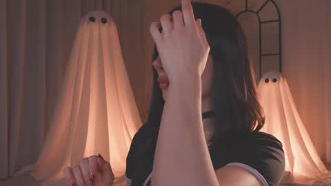 Snapshot of amyarmstrong chatting on October 18, 12:13 am Amy Armstrong online show from October 18, 12:13 am