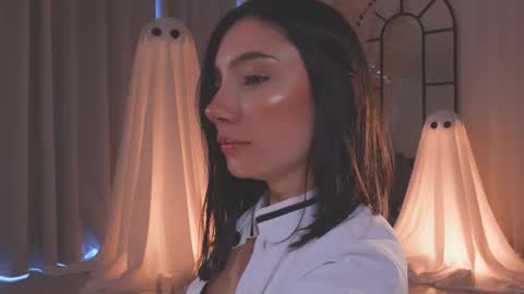 Snapshot of amyarmstrong chatting on October 18, 9:15 pm Amy Armstrong online show from October 18, 9:15 pm