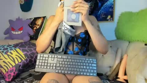 Snapshot of amydelahoz_8 chatting on July 28, 3:57 am Amy Kamila online show from July 28, 3:57 am