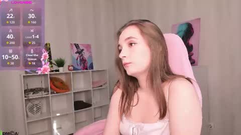 Snapshot of amydesiree chatting on June 13, 1:25 am Amy online show from June 13, 1:25 am
