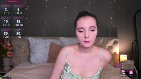 Snapshot of amydesiree chatting on July 1, 1:40 am Amy online show from July 1, 1:40 am