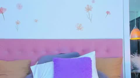 Snapshot of amyevaans1 chatting on May 12, 9:34 pm Amyevaans1 online show from May 12, 9:34 pm