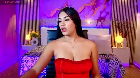 Snapshot of amyjohnsonn chatting on August 6, 5:20 am amyjohnsonn online show from August 6, 5:20 am