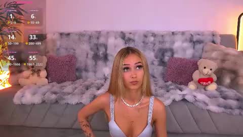 amykentt online show from August 1, 3:11 pm