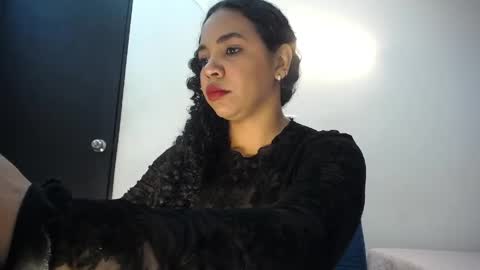 Snapshot of amymartiin chatting on June 1, 4:09 pm amy online show from June 1, 4:09 pm