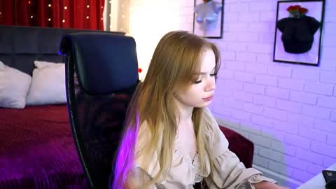 Snapshot of amynox chatting on June 3, 2:33 pm Amy online show from June 3, 2:33 pm