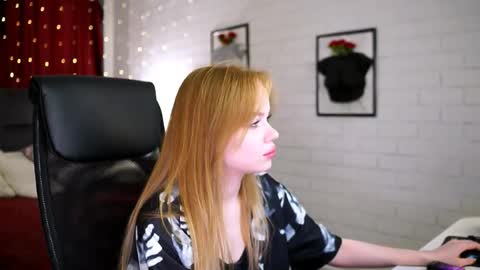 Snapshot of amynox chatting on June 9, 4:57 am Amy online show from June 9, 4:57 am