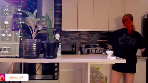 Amy online show from December 6, 9:24 pm